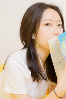 女生一边喘气一边说嗯的视频